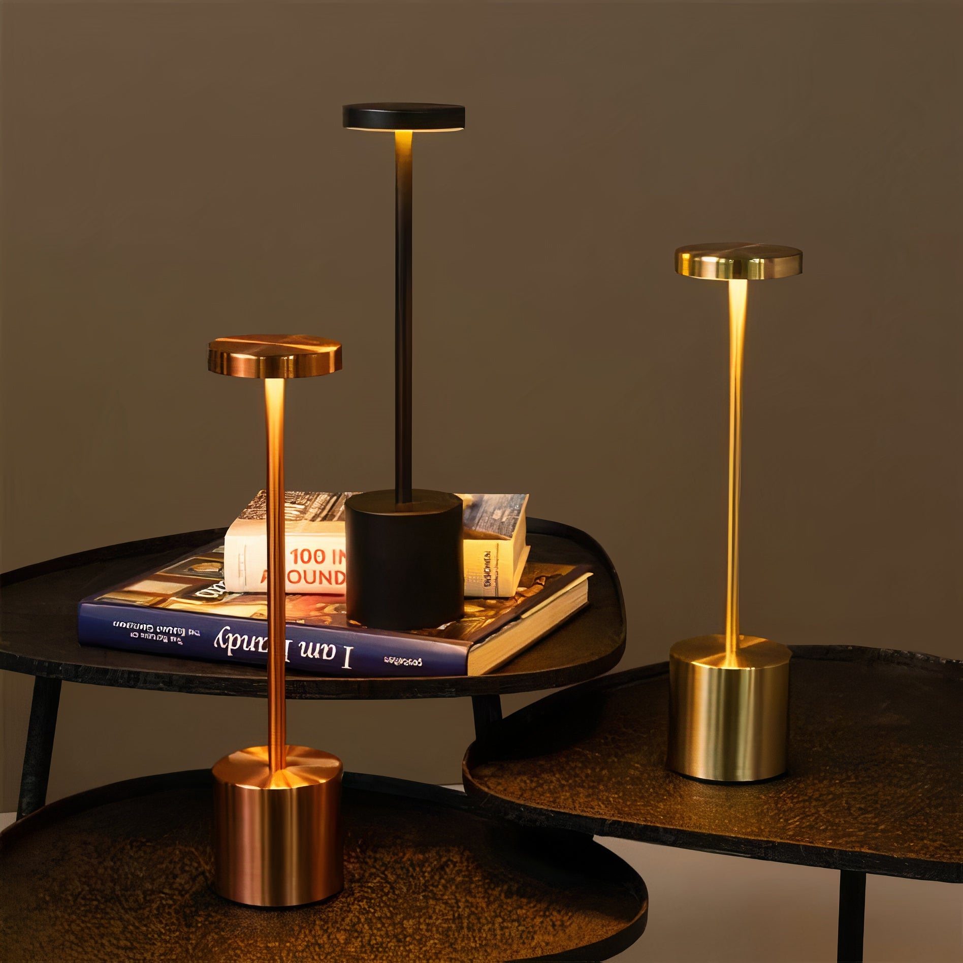 Elegant wireless table lamp