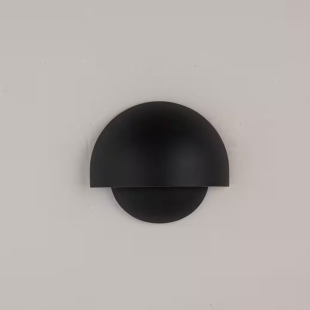 Luxurious Garden Wall Light