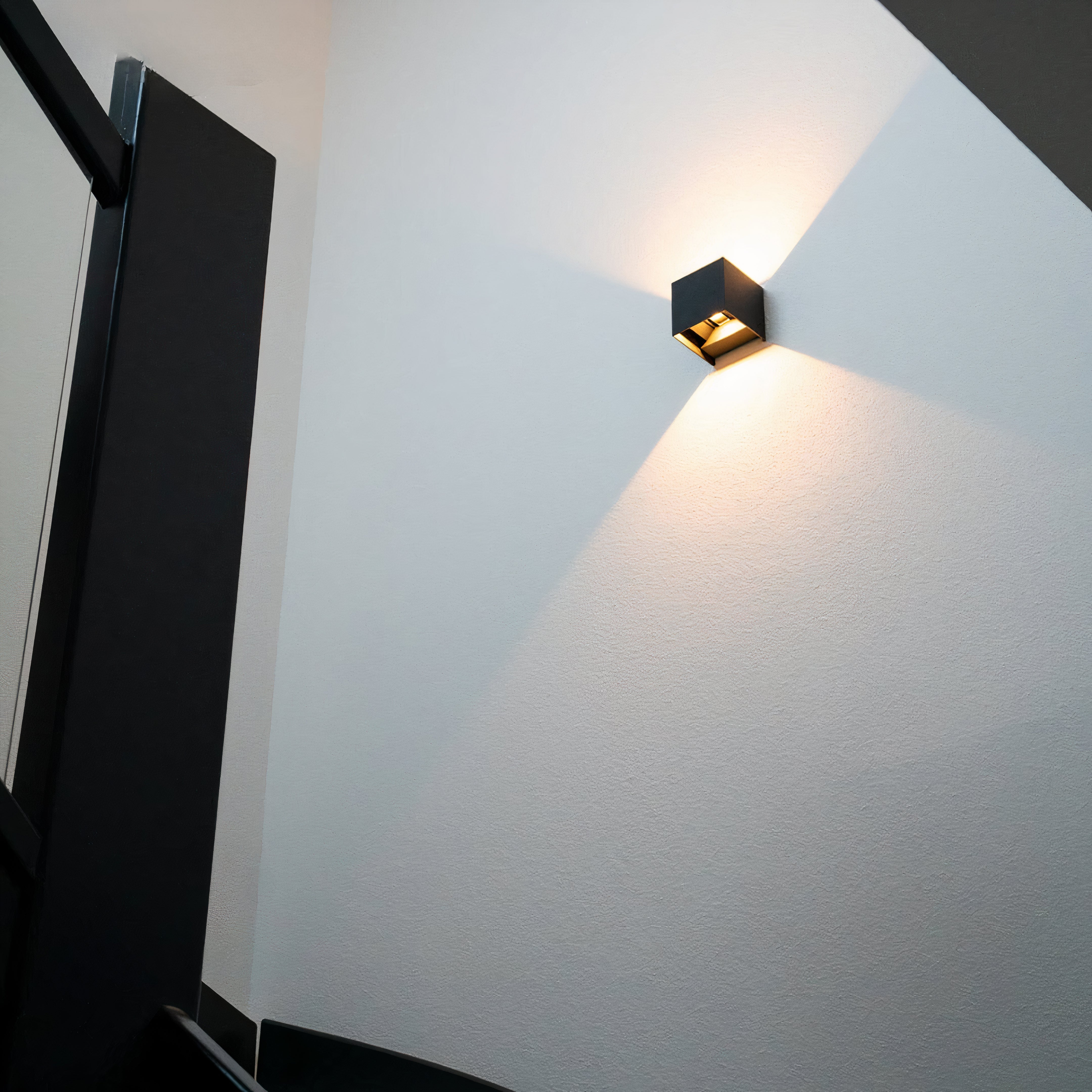 Wireless square wall lamp