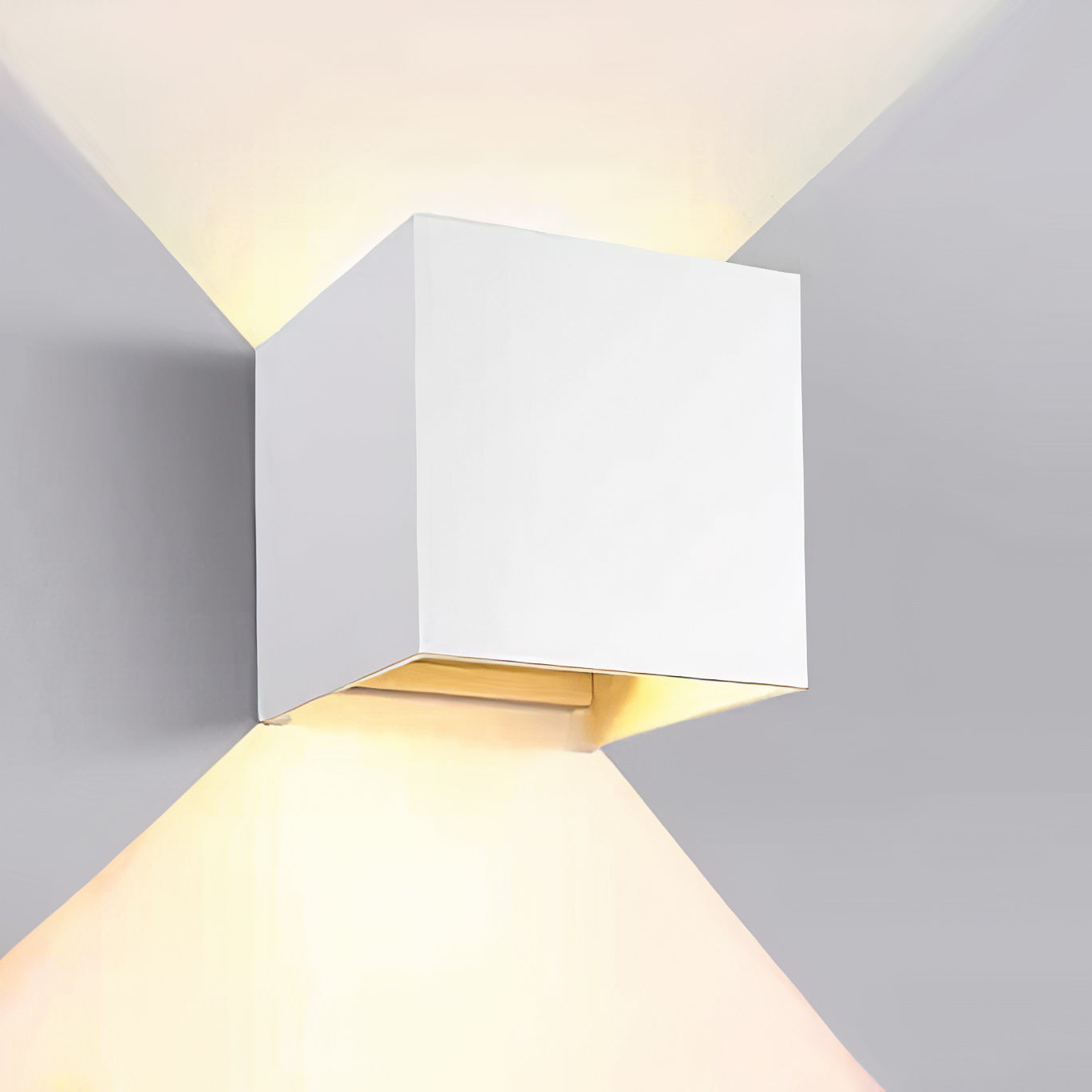 Wireless square wall lamp