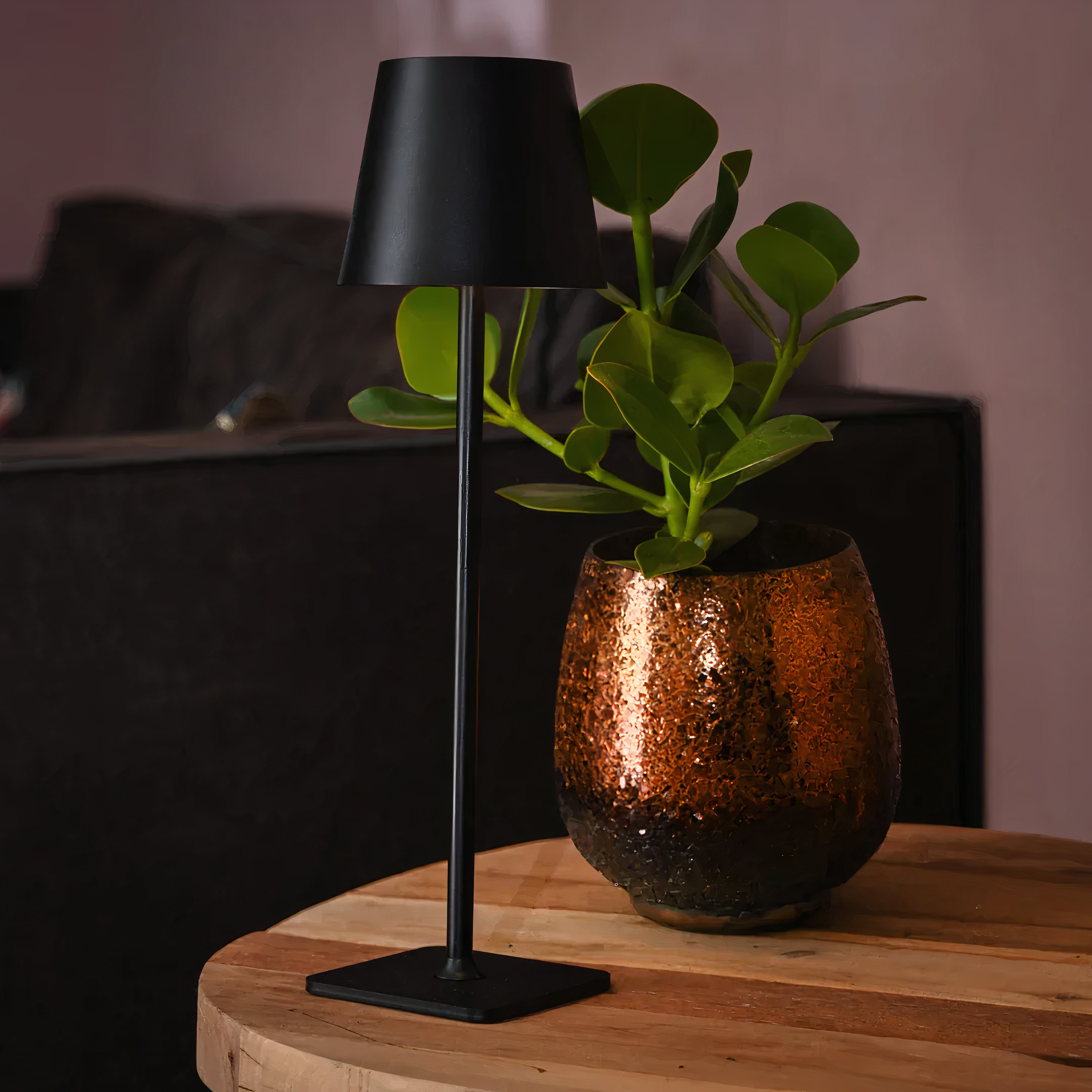 Elegant waterproof table lamp