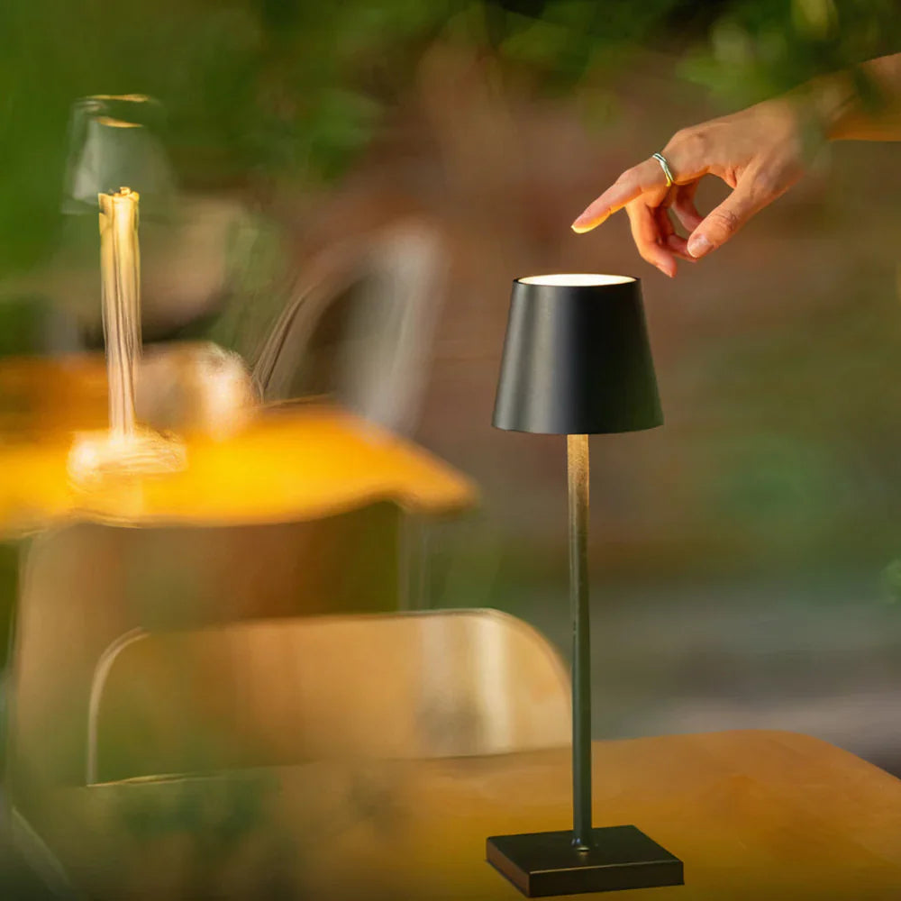 Elegant waterproof table lamp