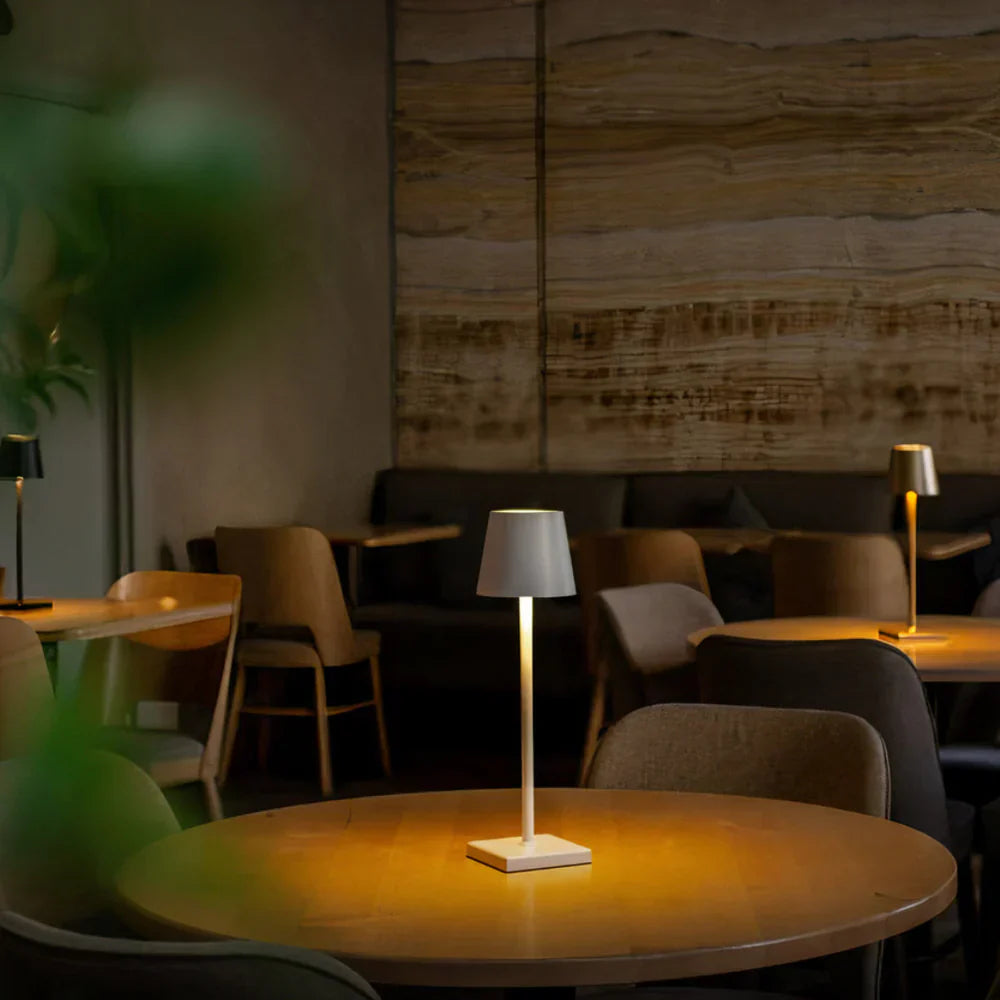 Elegant waterproof table lamp