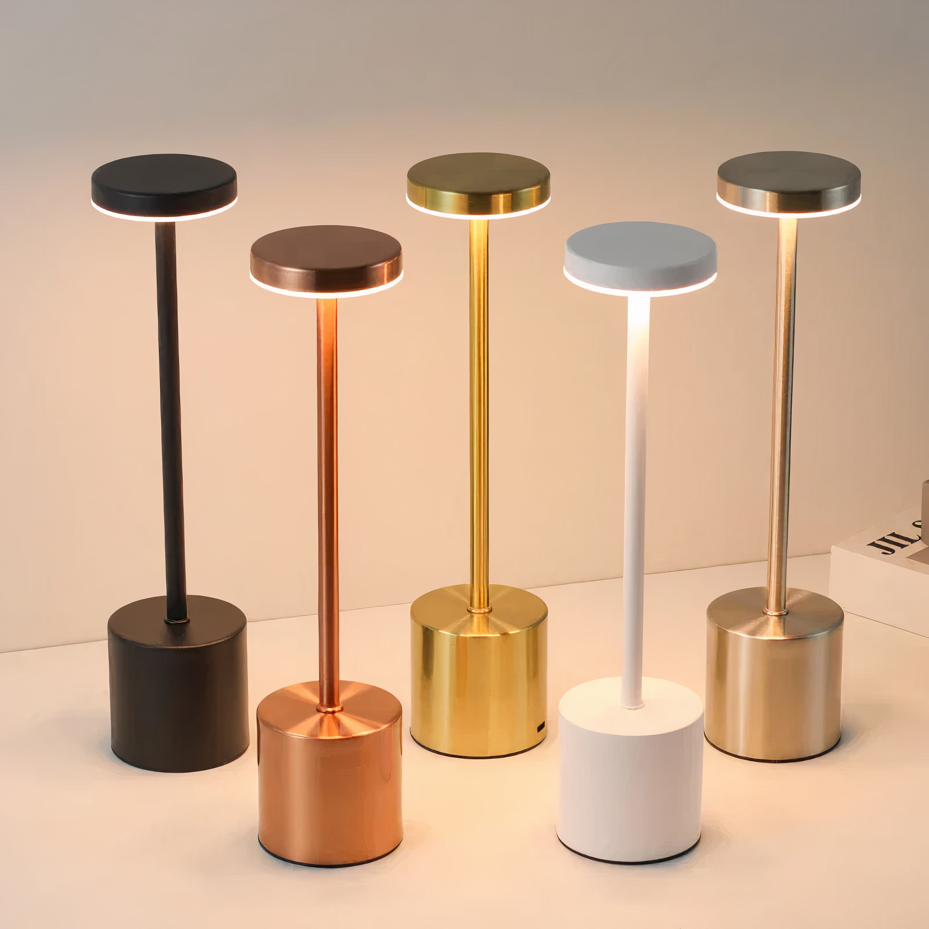 Elegant wireless table lamp
