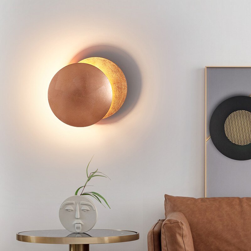 Luxurious wall lamp