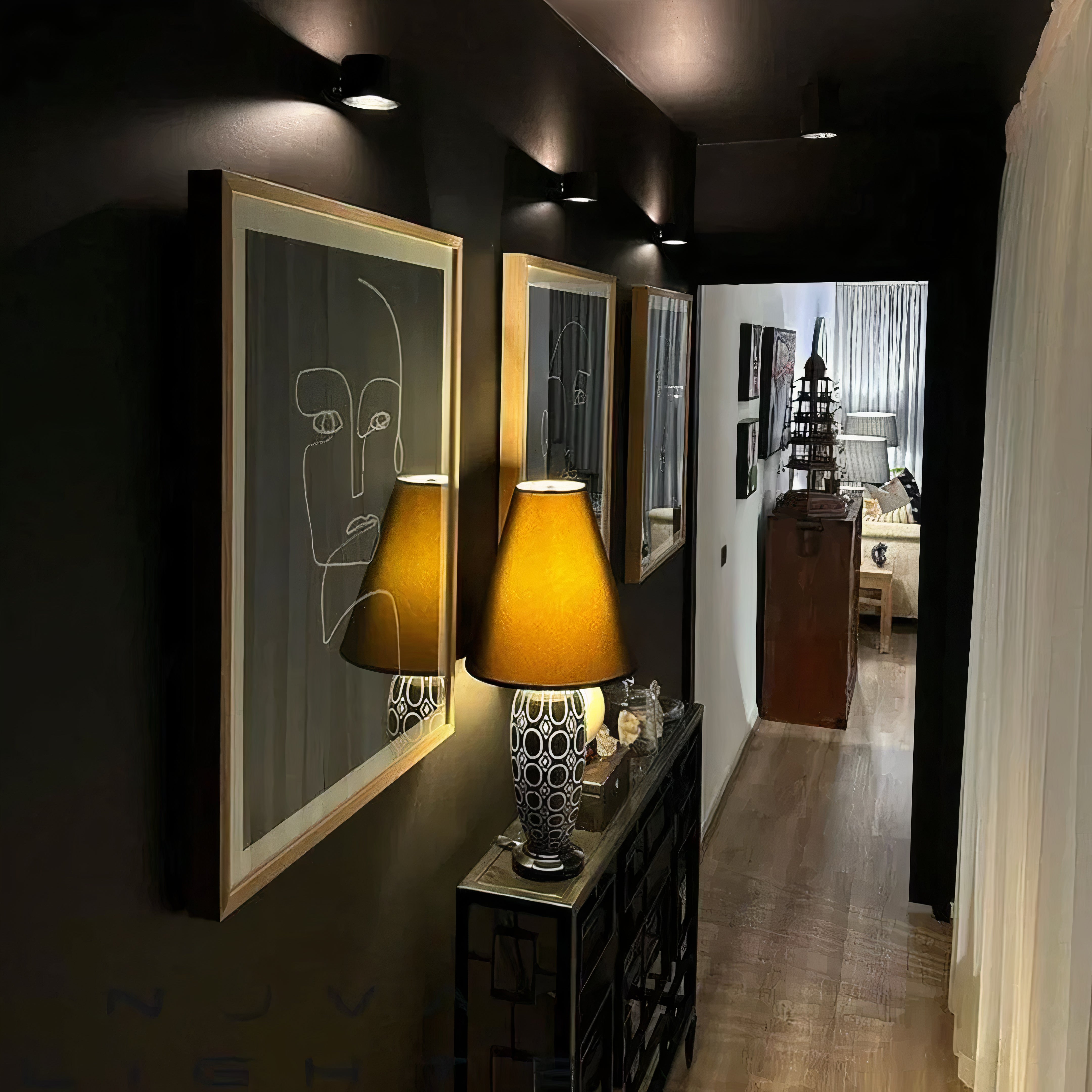 Wireless 360° Reversible Wall Lamp