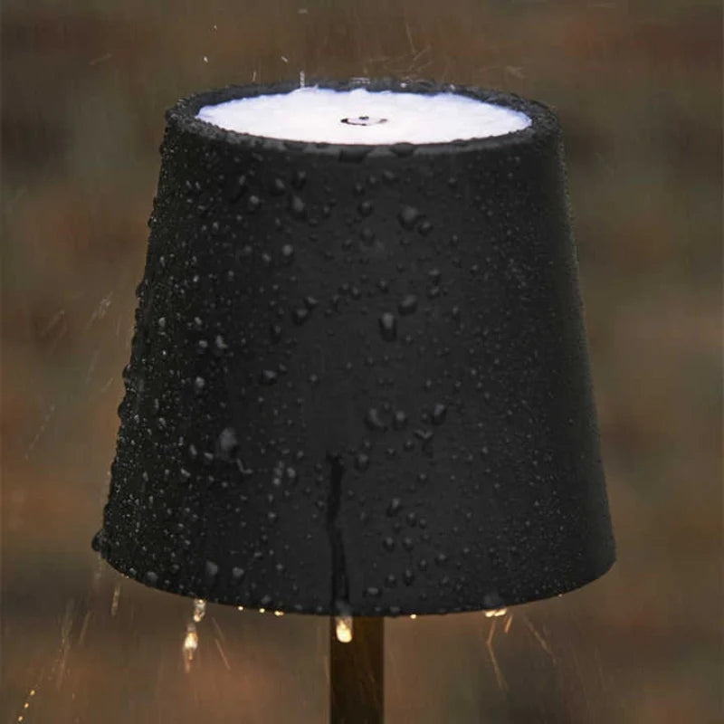 Elegant waterproof table lamp