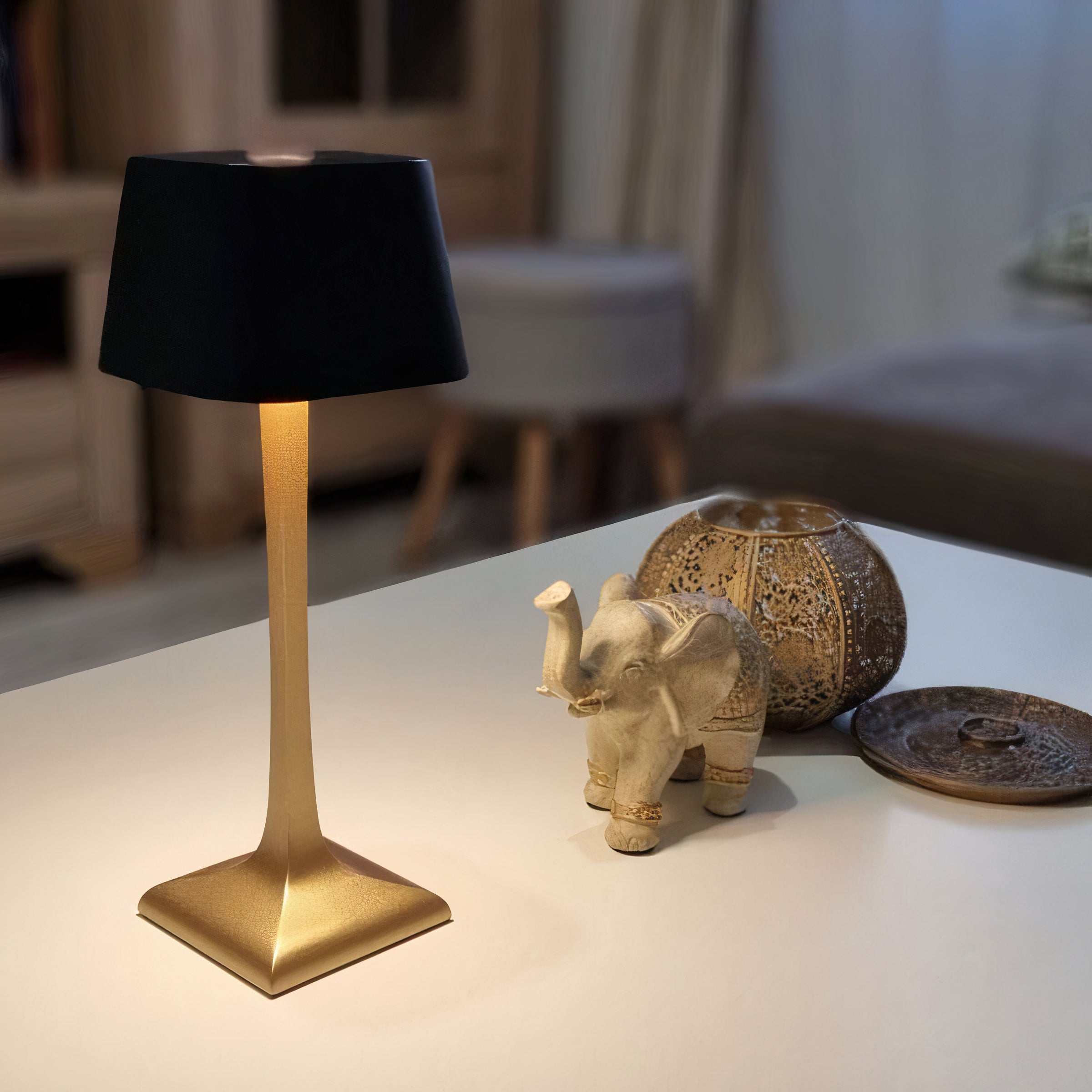 Modern Wireless Table Lamp