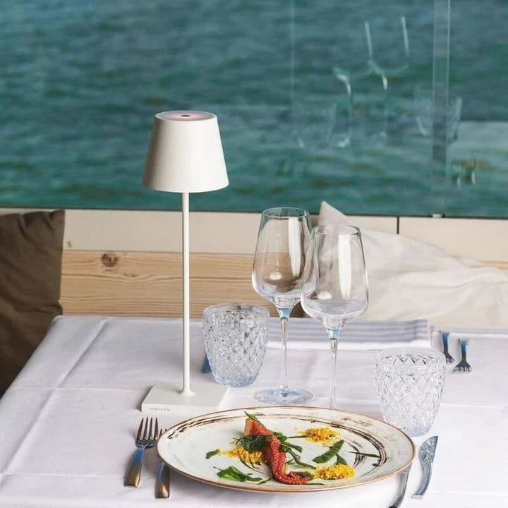 Elegant waterproof table lamp