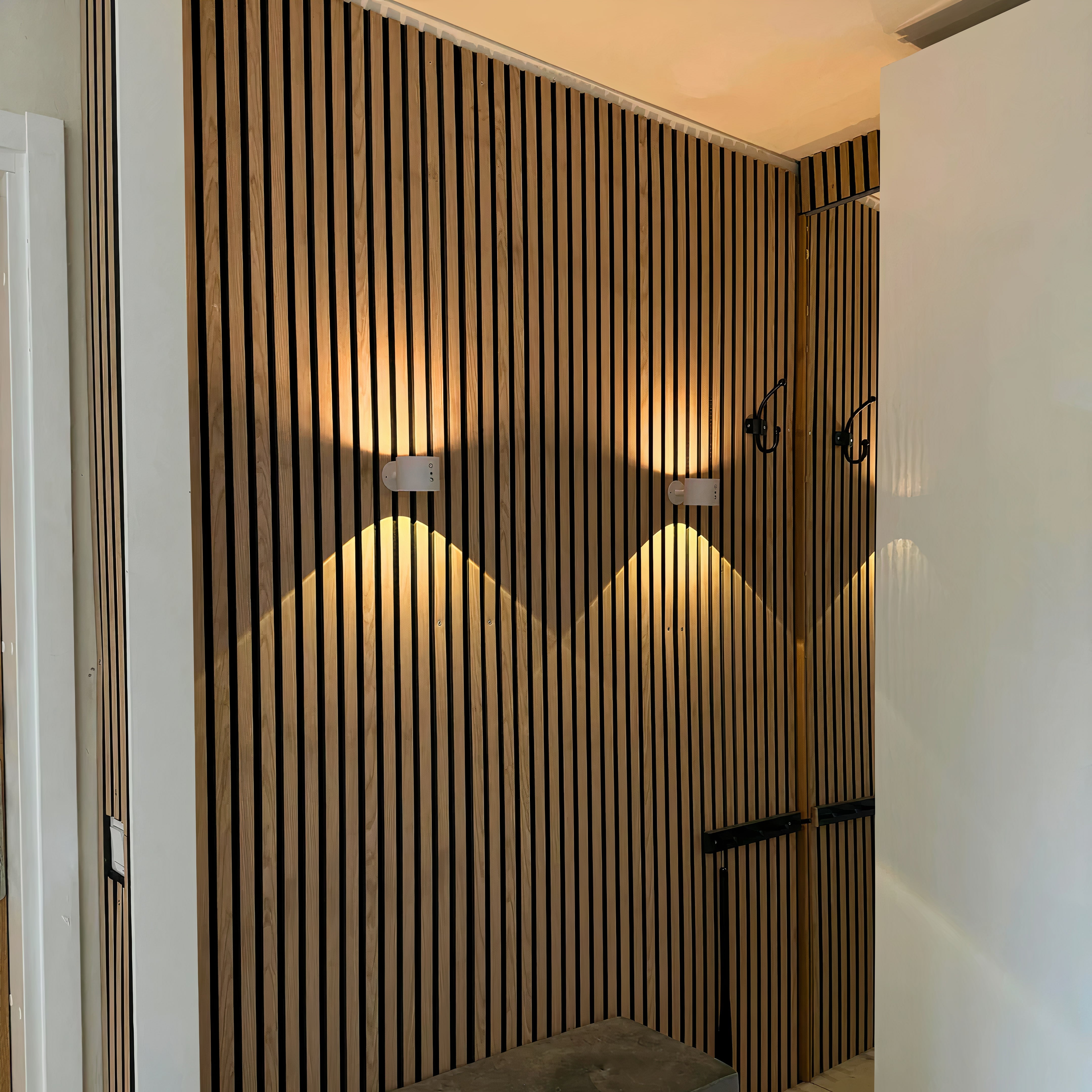 Wireless 360° Reversible Wall Lamp