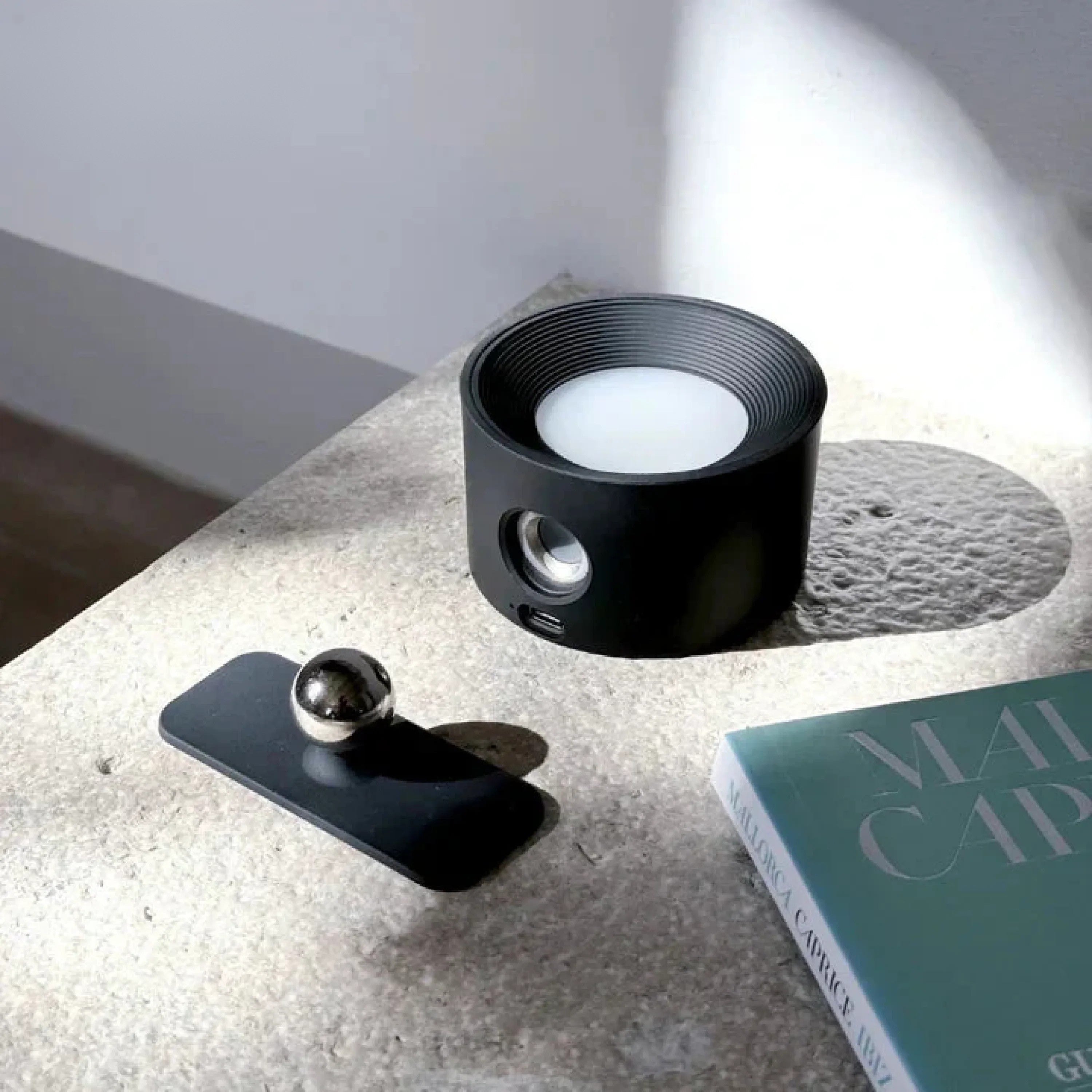 Wireless Rechargeable 360° Wall Lamp
