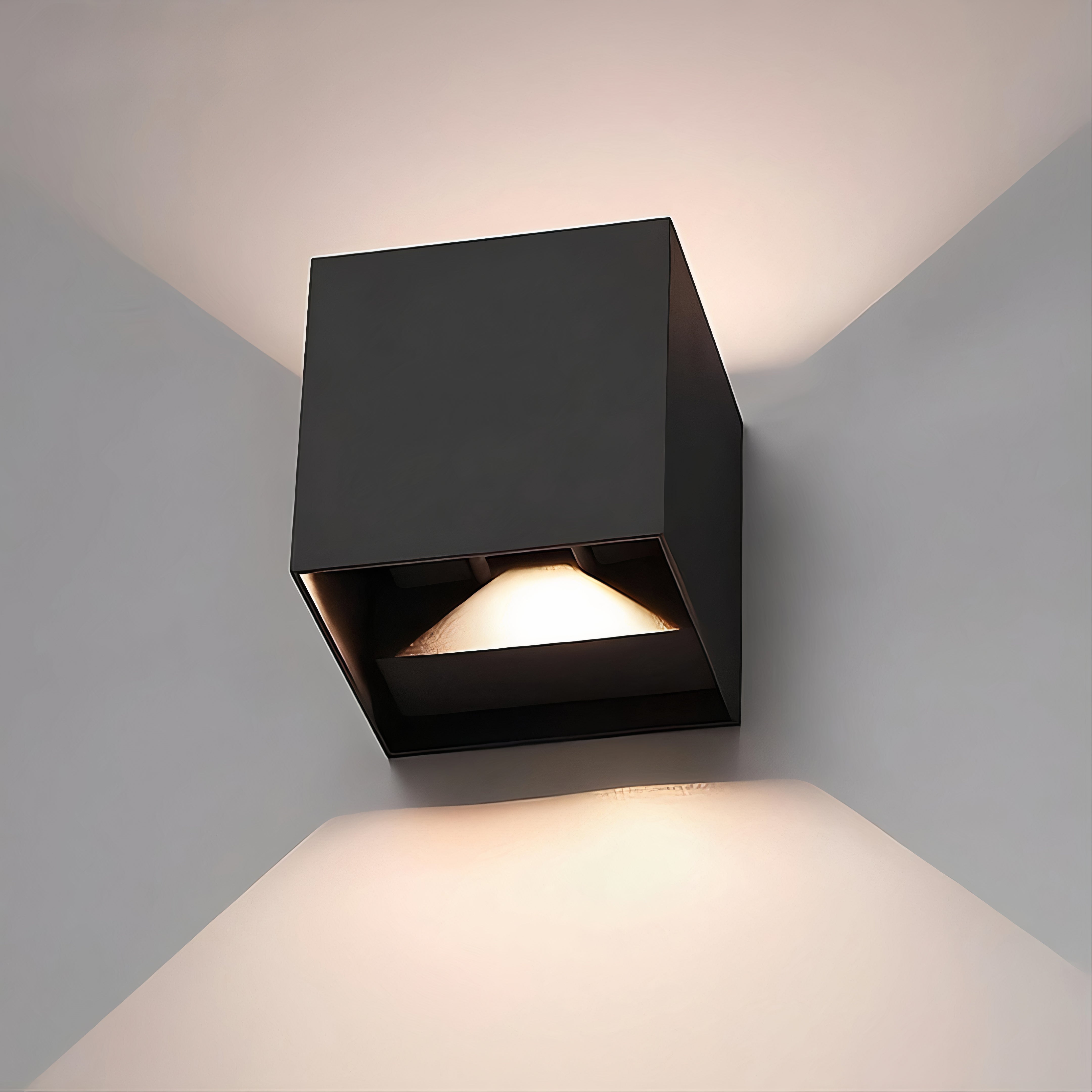 Wireless square wall lamp