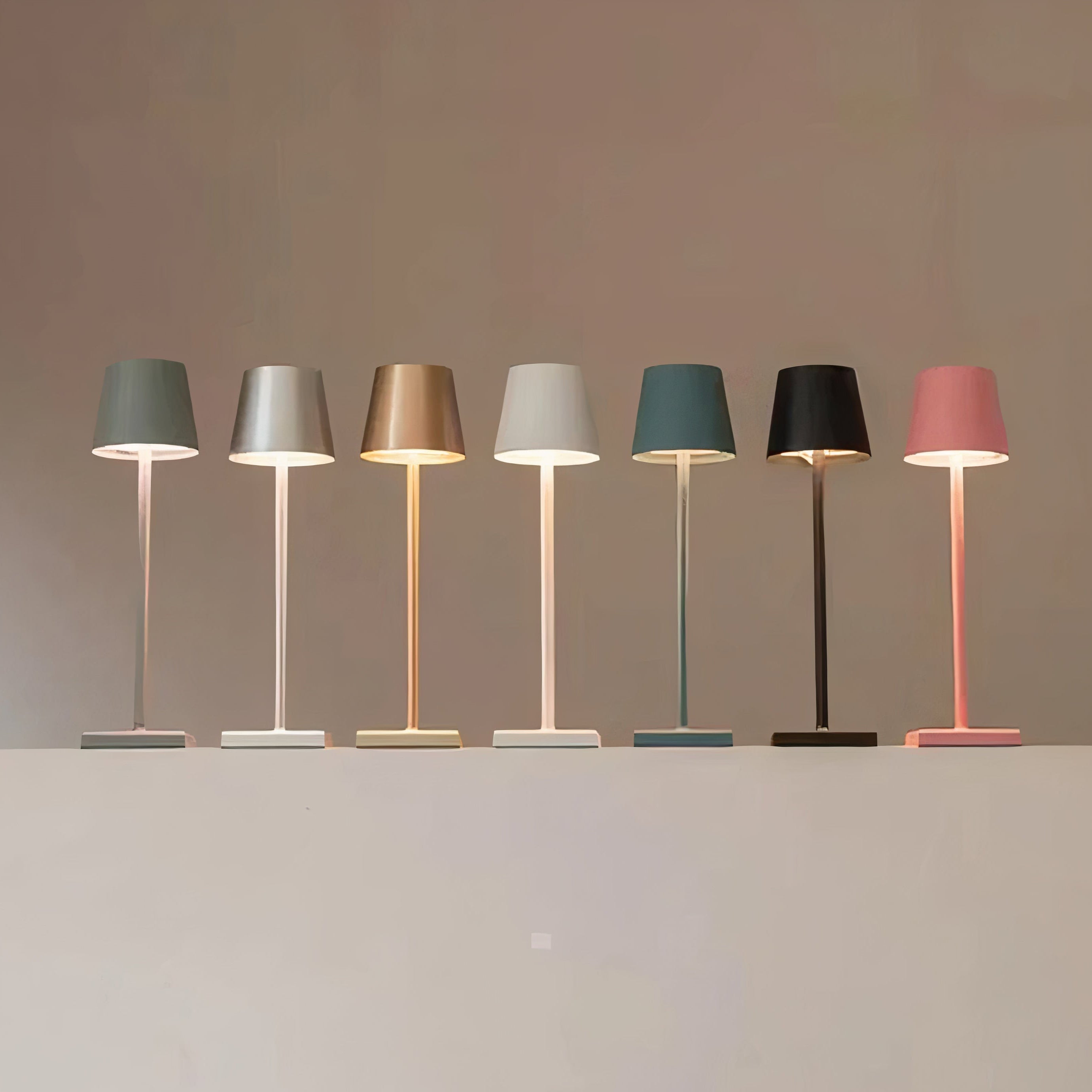 Elegant waterproof table lamp