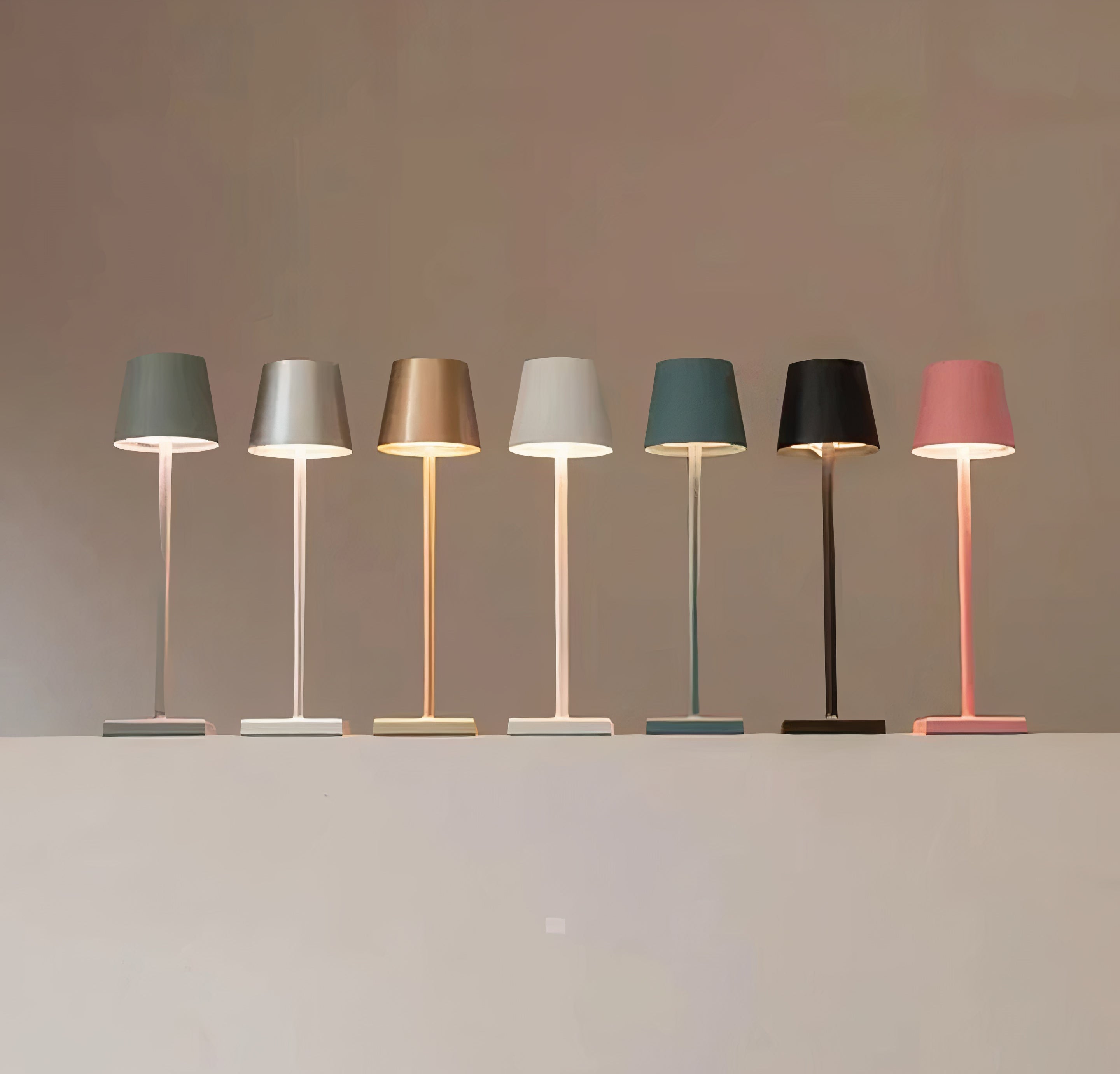 Elegant waterproof table lamp