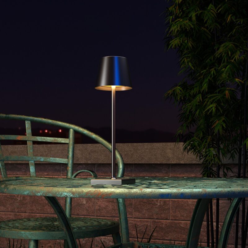 Elegant waterproof table lamp