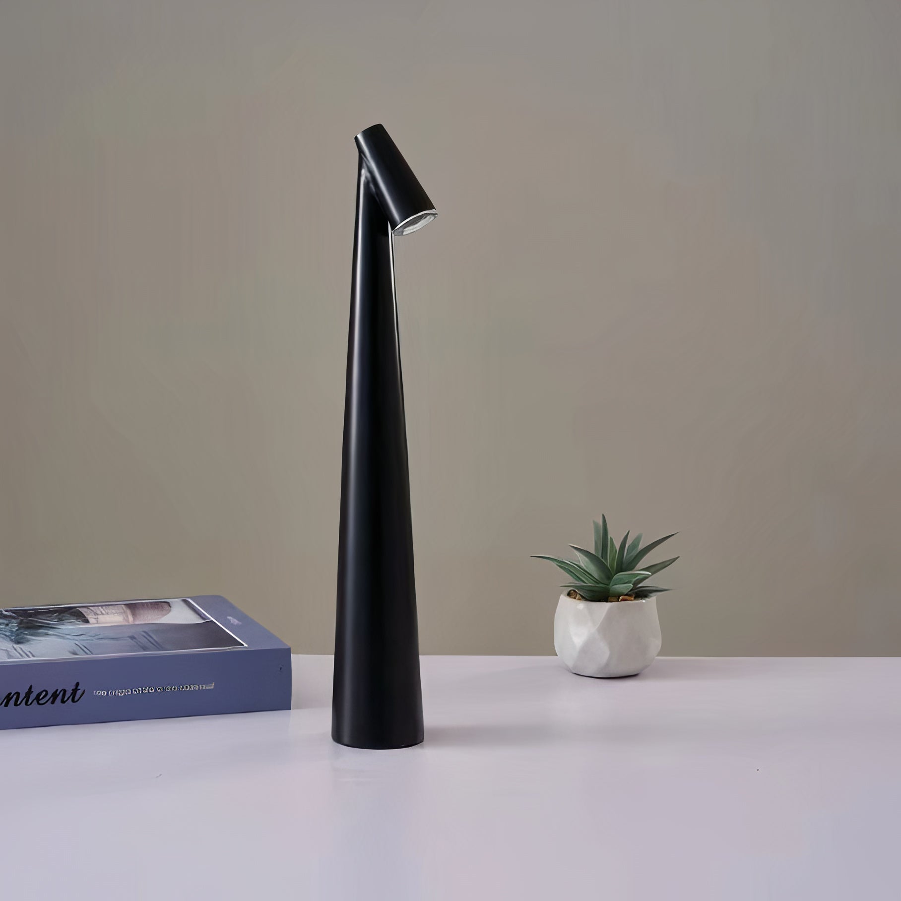 Minimalist Beam Lamp – Portable Ambient Light with Scandinavian Charm
