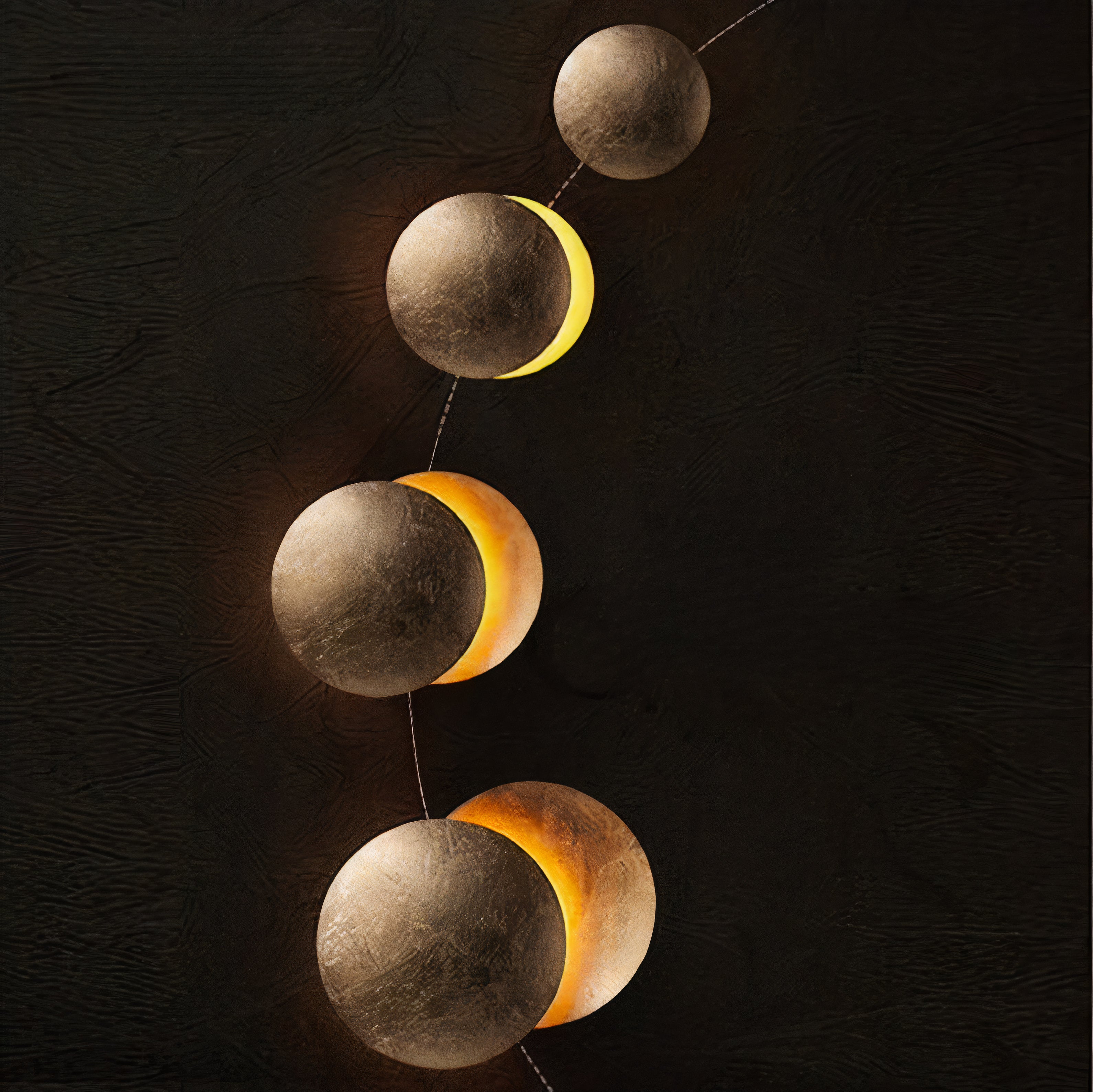 Luxurious wall lamp
